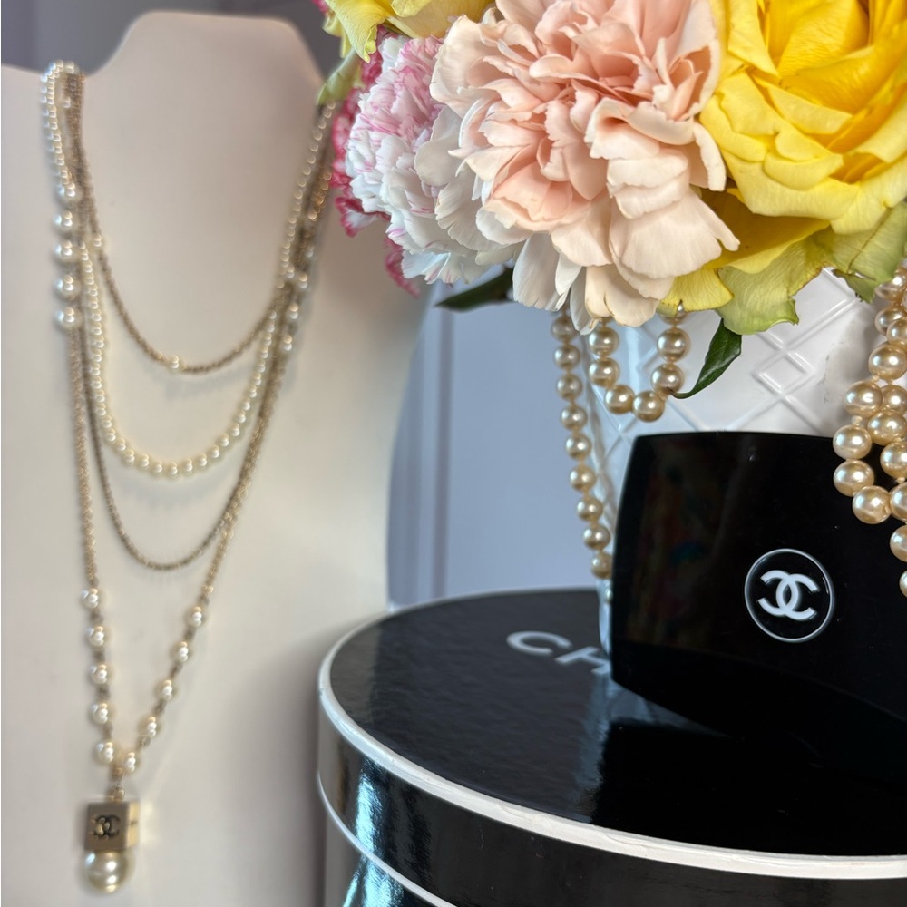 CC CHANEL inspired pearl/rhinestone layered drop necklaces - Picture 2 of 9